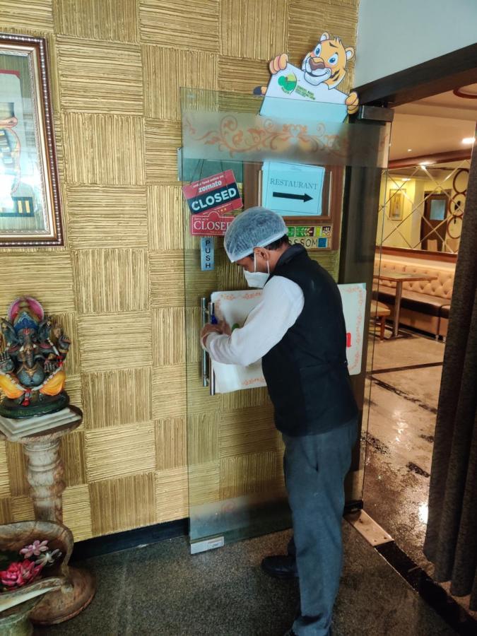 Hotel Shree Vatika Bhopal Bagian luar foto