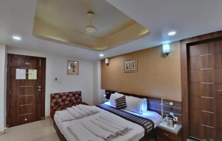 Hotel Shree Vatika Bhopal Bagian luar foto