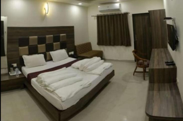 Hotel Shree Vatika Bhopal Bagian luar foto