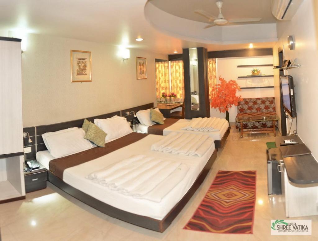 Hotel Shree Vatika Bhopal Bagian luar foto