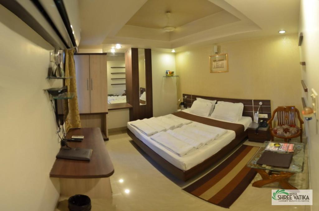 Hotel Shree Vatika Bhopal Bagian luar foto