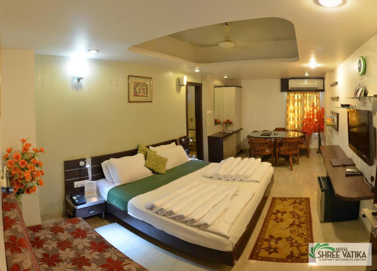 Hotel Shree Vatika Bhopal Bagian luar foto
